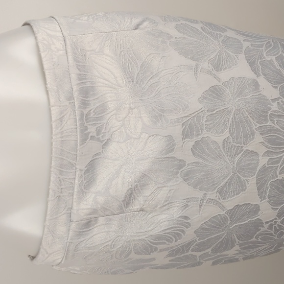Liz Jordan Women's Skirt Size 12 Silver Embroidered Floral Pencil Lined Zip NEW - Picture 3 of 15